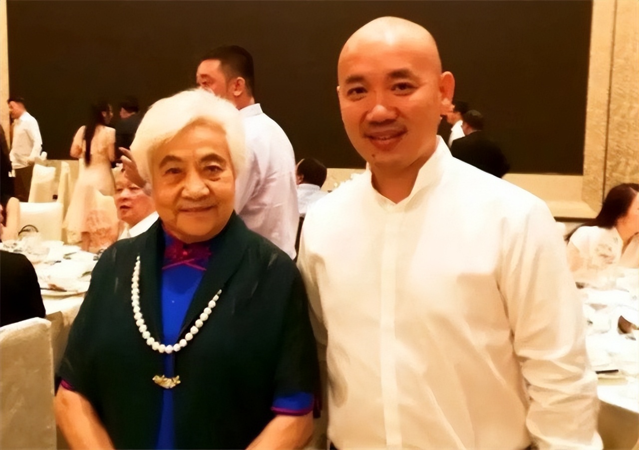 吴桂贤副总理爱人和子女现状如何？