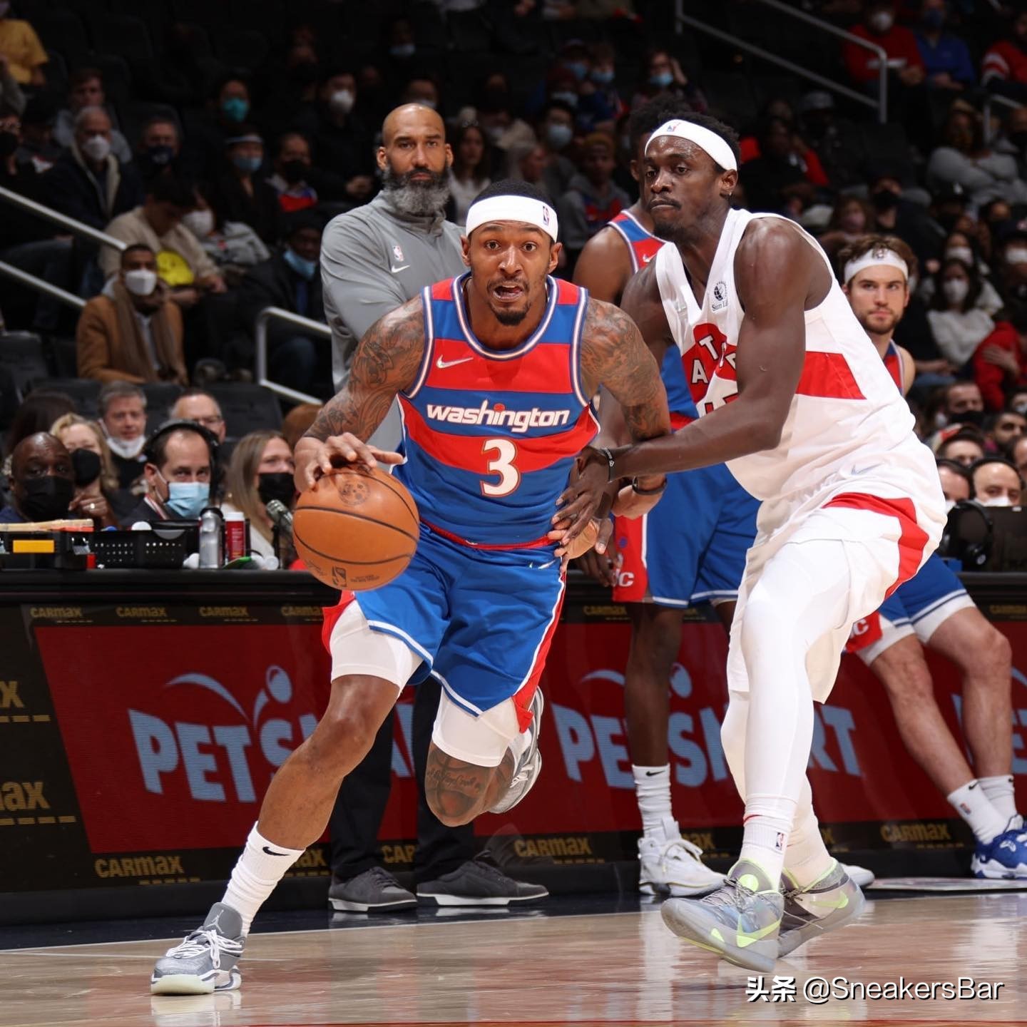 今日nba球星上脚球鞋一览 (nba球星球鞋每日上脚詹姆斯)