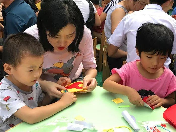 2022年海王女幼师情人节收到20万转账,对象竟是47位男性家长