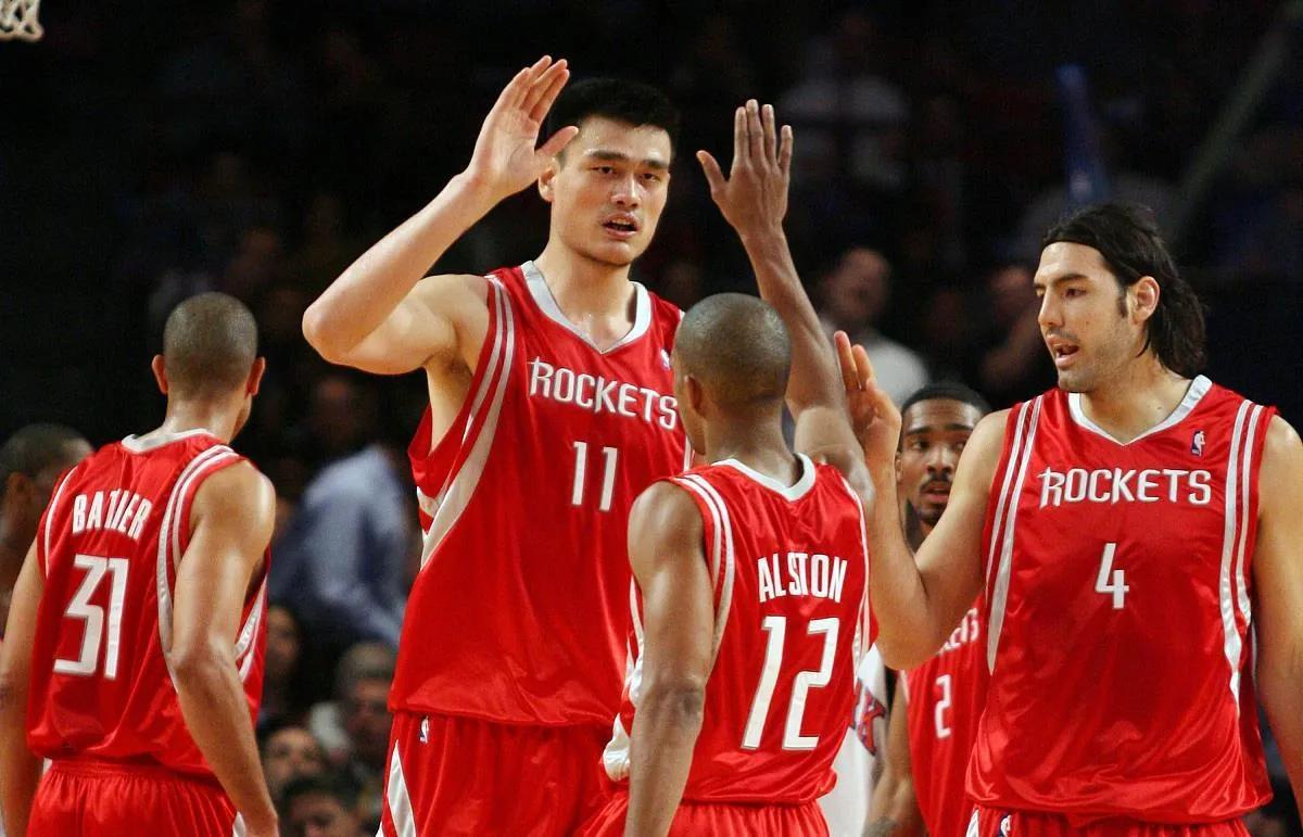 国内品牌签约的NBA球星一览，汤普森十年8000万美元性价比最高