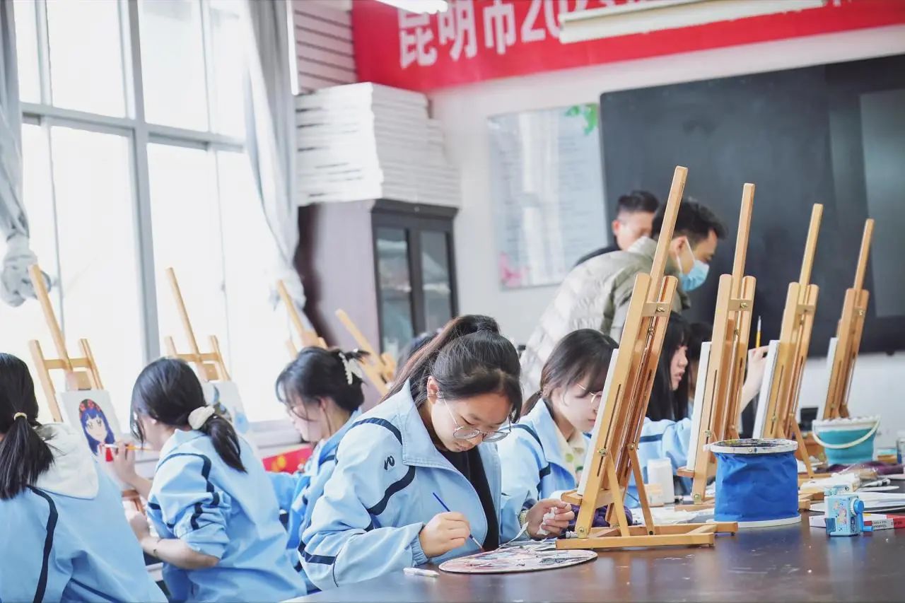 西南地区中小学美育高质量发展学术年会分会场在昆十中求...