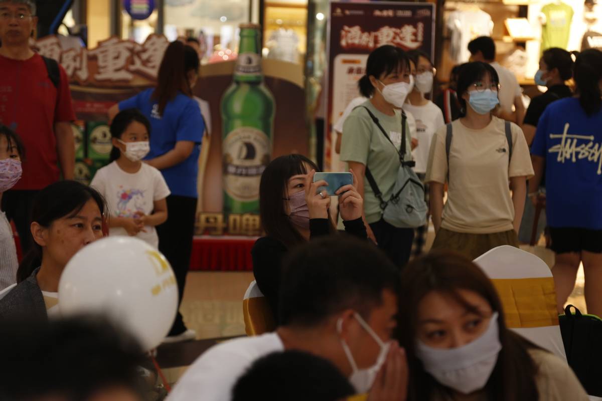 华丹啤酒长春欧亚超市首发，本地品牌强强联手打造零售业态新标杆