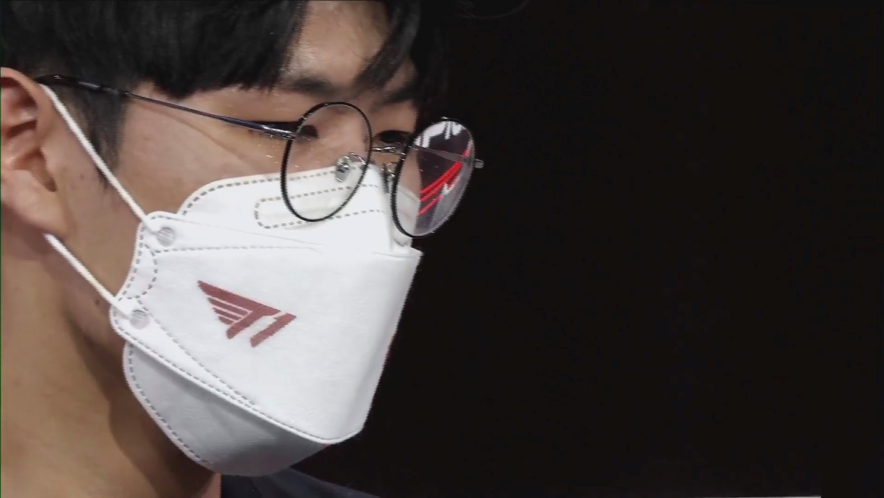 lckdk鎴樿儨t1faker,fakerlck澶忓璧沝k