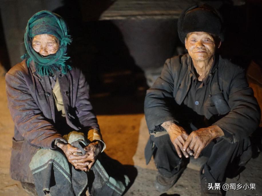 网红利用凉山彝族人“卖惨”，消费网友爱心，乱象该如何整治？