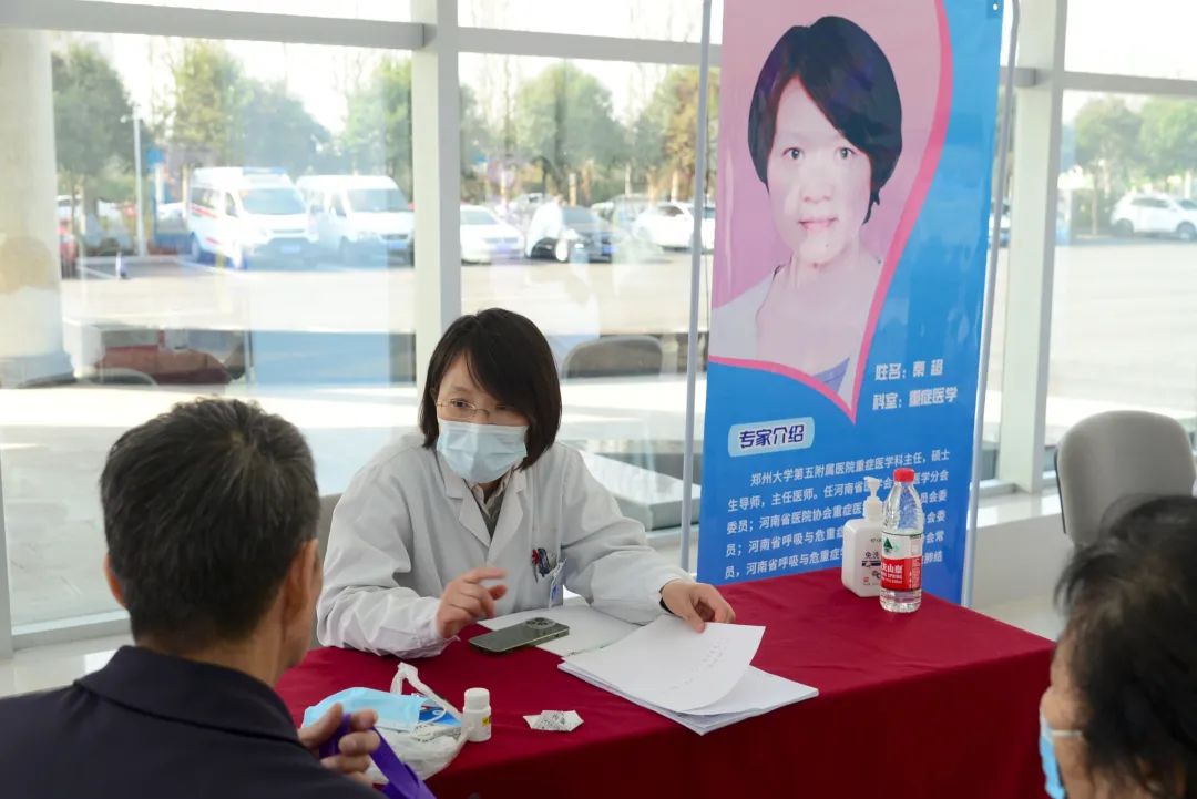 迎三八促健康免费义诊暖人心,民盟走进乡村义诊温暖人心