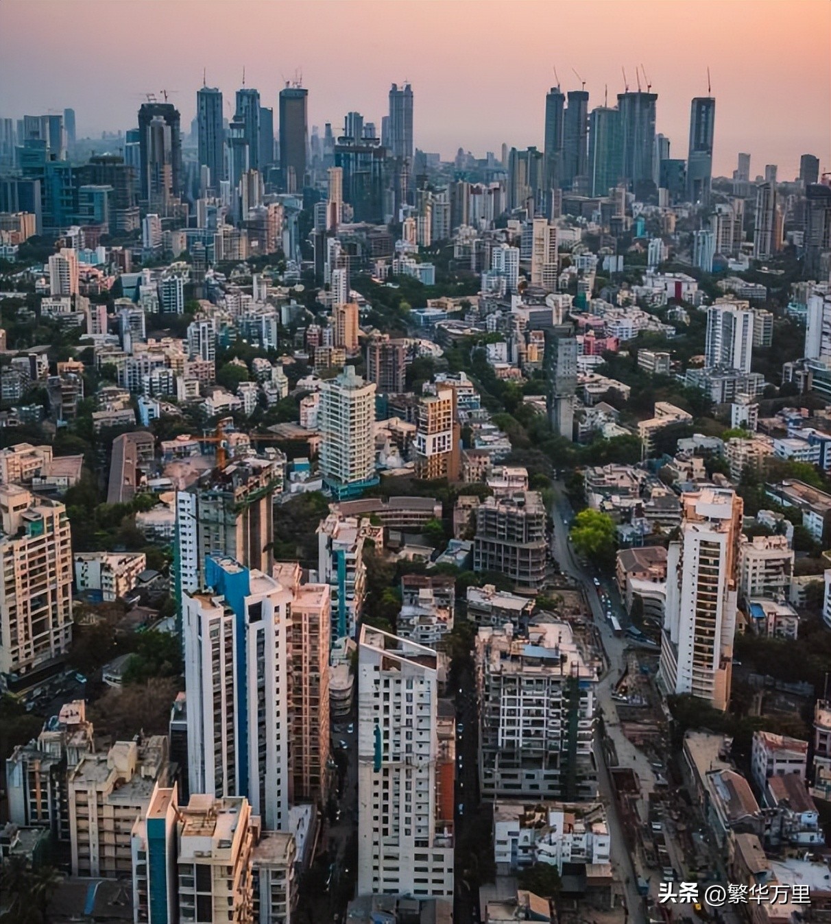 印度近40年的工资增长情况,印度14亿人靠什么生活