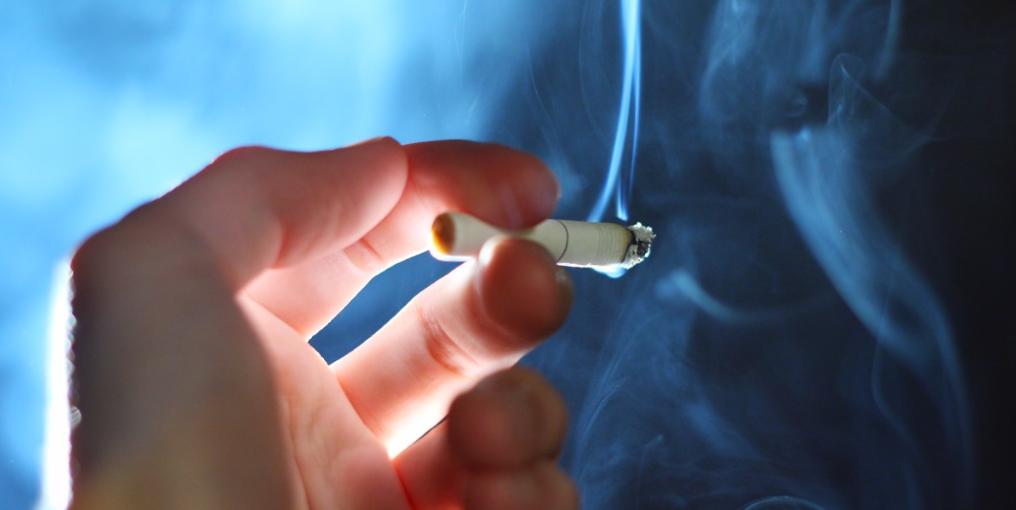 脸上出现*血丝红**,警惕是心梗的前兆,养成这5个习惯心脏会变强大