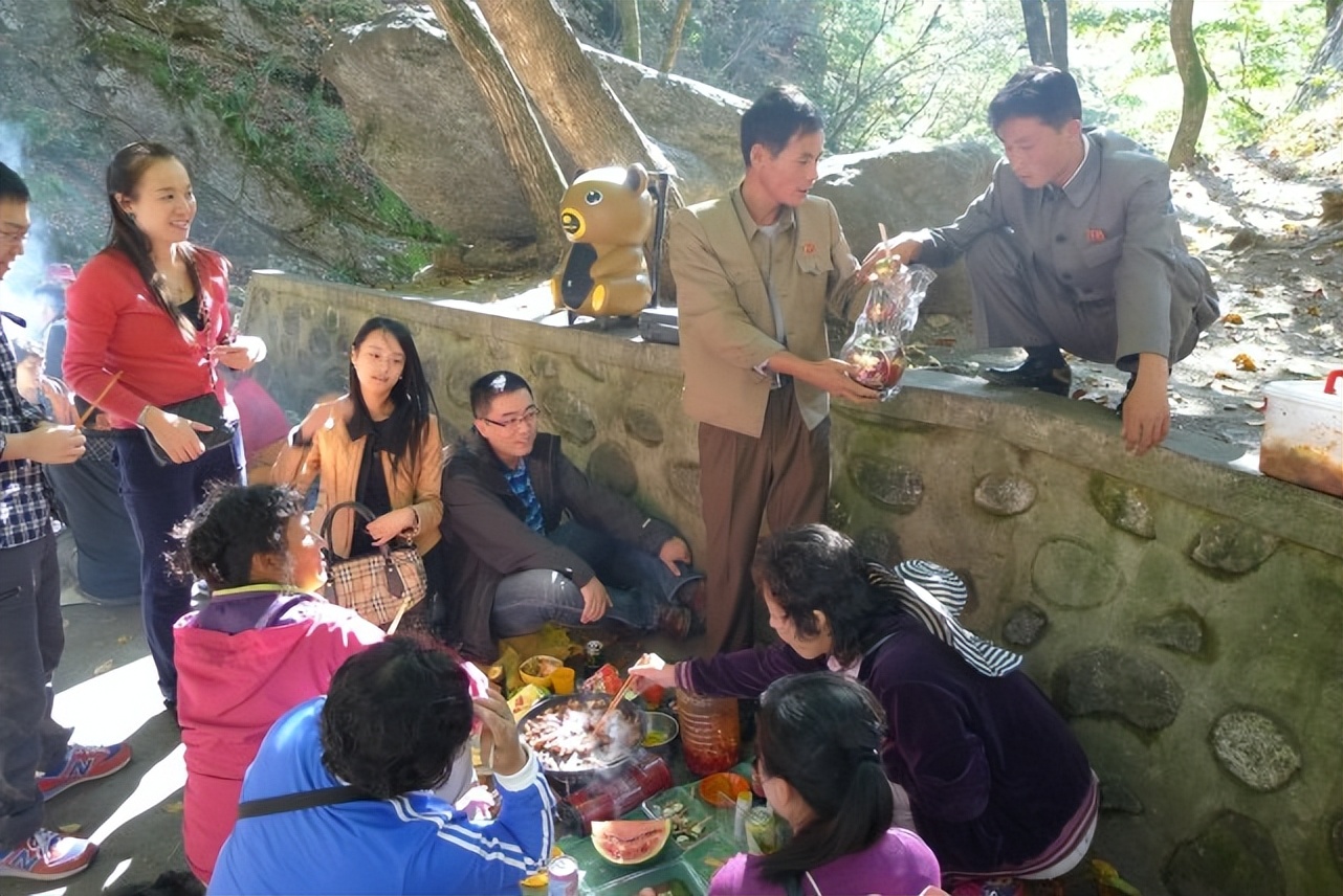 朝鲜印象，朝鲜人的衣食住行是什么样的？