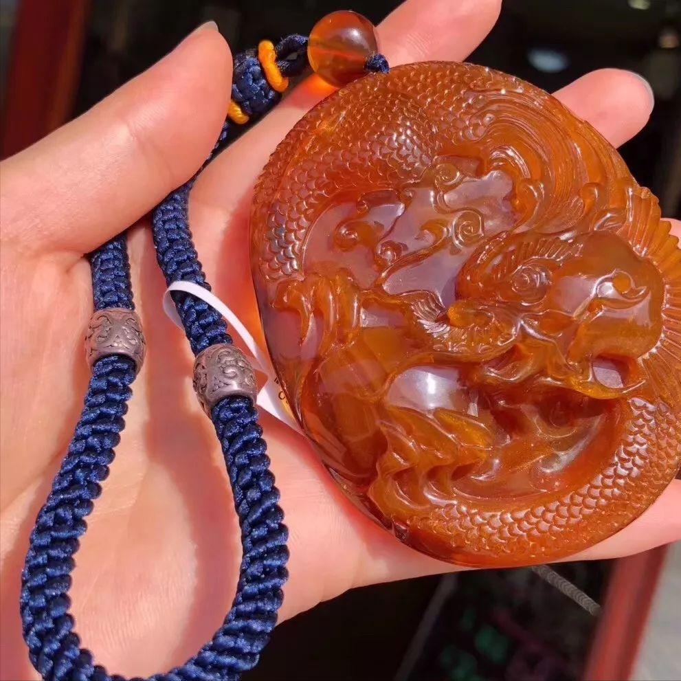 琥珀蜜蜡的神奇功效与作用,蜜蜡和琥珀的价值区别