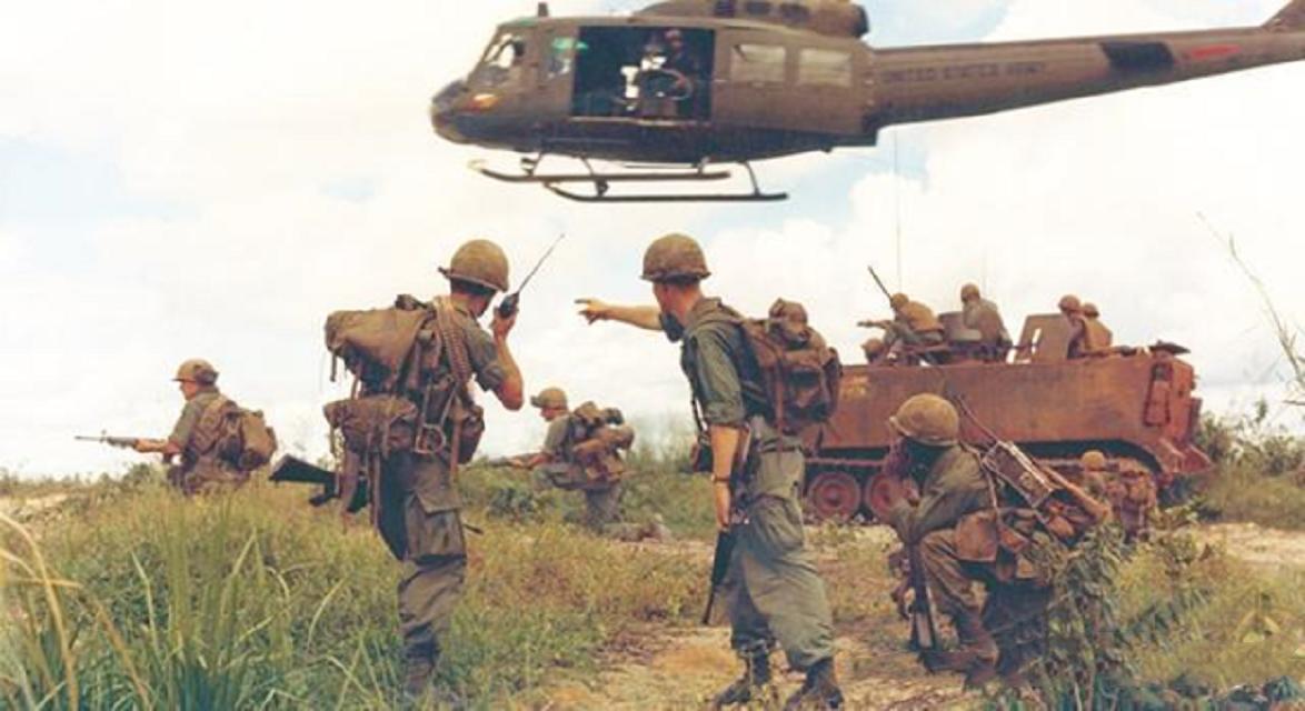 朝鲜军惨败后，后方只剩女人，志愿军高层严令：犯作风错误者枪毙