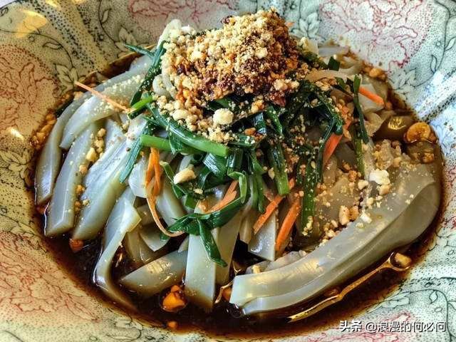 云南必须吃的美食有哪些呢,云南丽江特色美食小吃有哪些