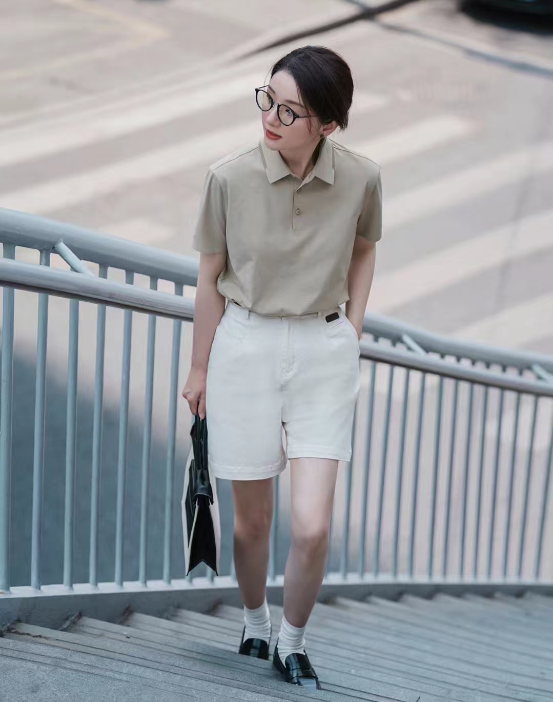 白裤子配什么颜色的上衣好看,白裤子配什么上衣好看夏季女