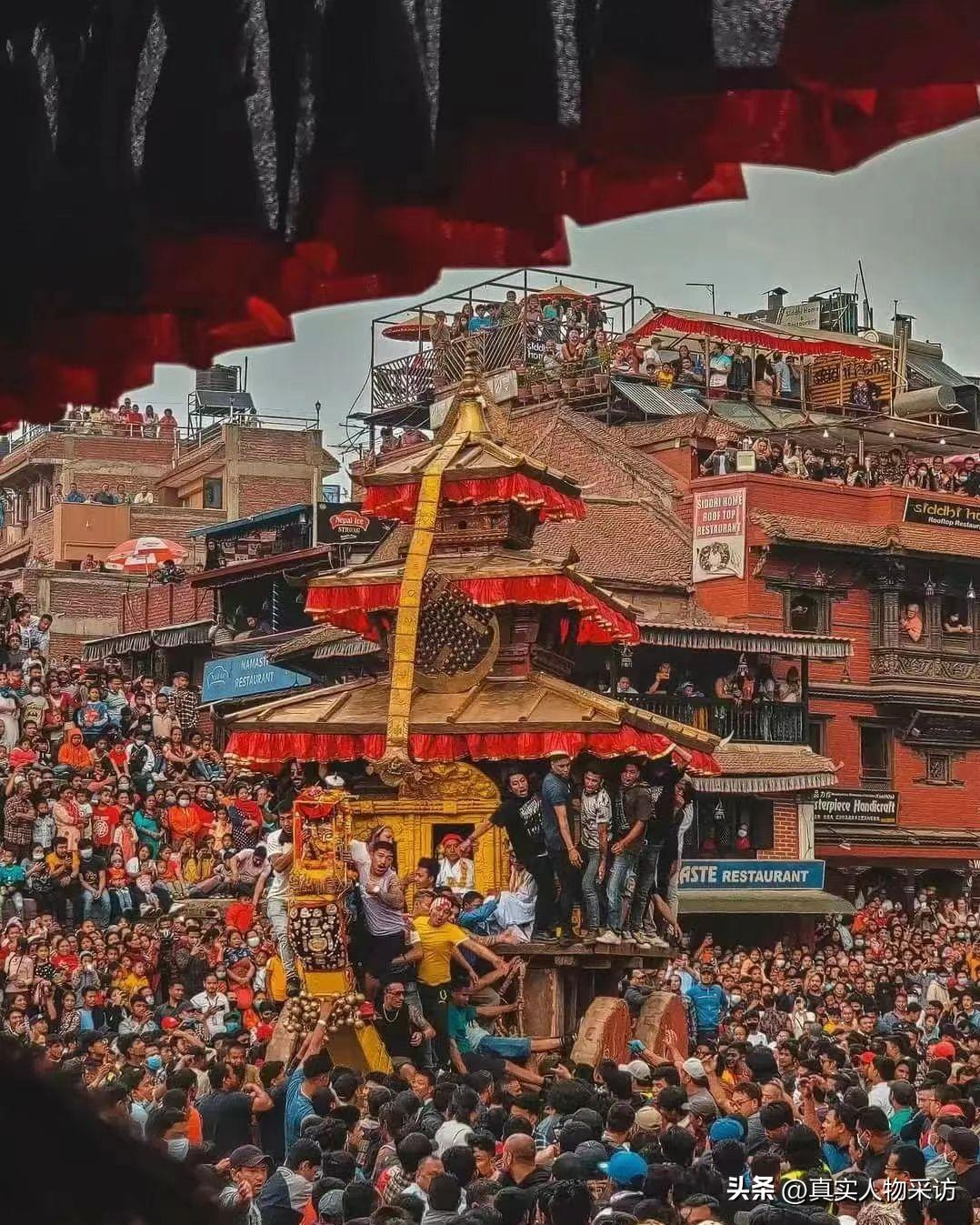 我，来尼泊尔大开眼界，男人光玩，女人不仅出彩礼盖房子还得干活