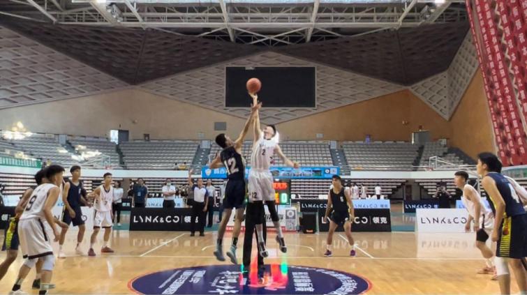 ​“奔跑吧·少年”自治区青少年篮球锦标赛在昌吉开赛