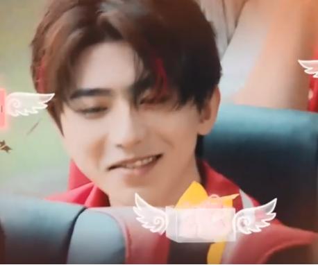 “贵公子”蔡徐坤：一枚胸针1000万，却惹上官司被冻结6400万资产