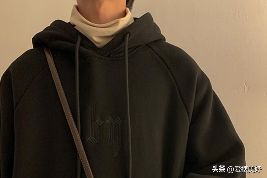 便宜又好看的卫衣店铺推荐,有哪些好看的卫衣店铺基础款