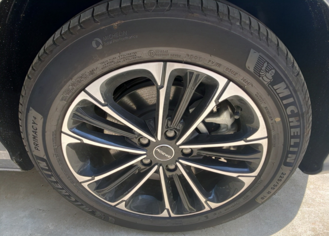 2022荣威imax8油耗,2022款荣威imax8油耗