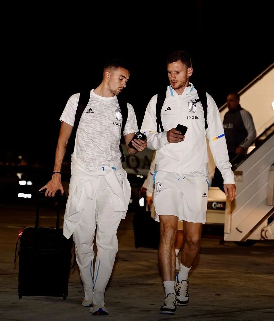 世界杯帅气球员西装,世界杯阿根廷男模队西装照高清