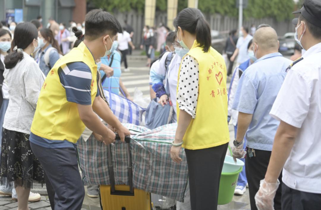 再见了，小盆友——9月19日成都家长成功“解除居家”……