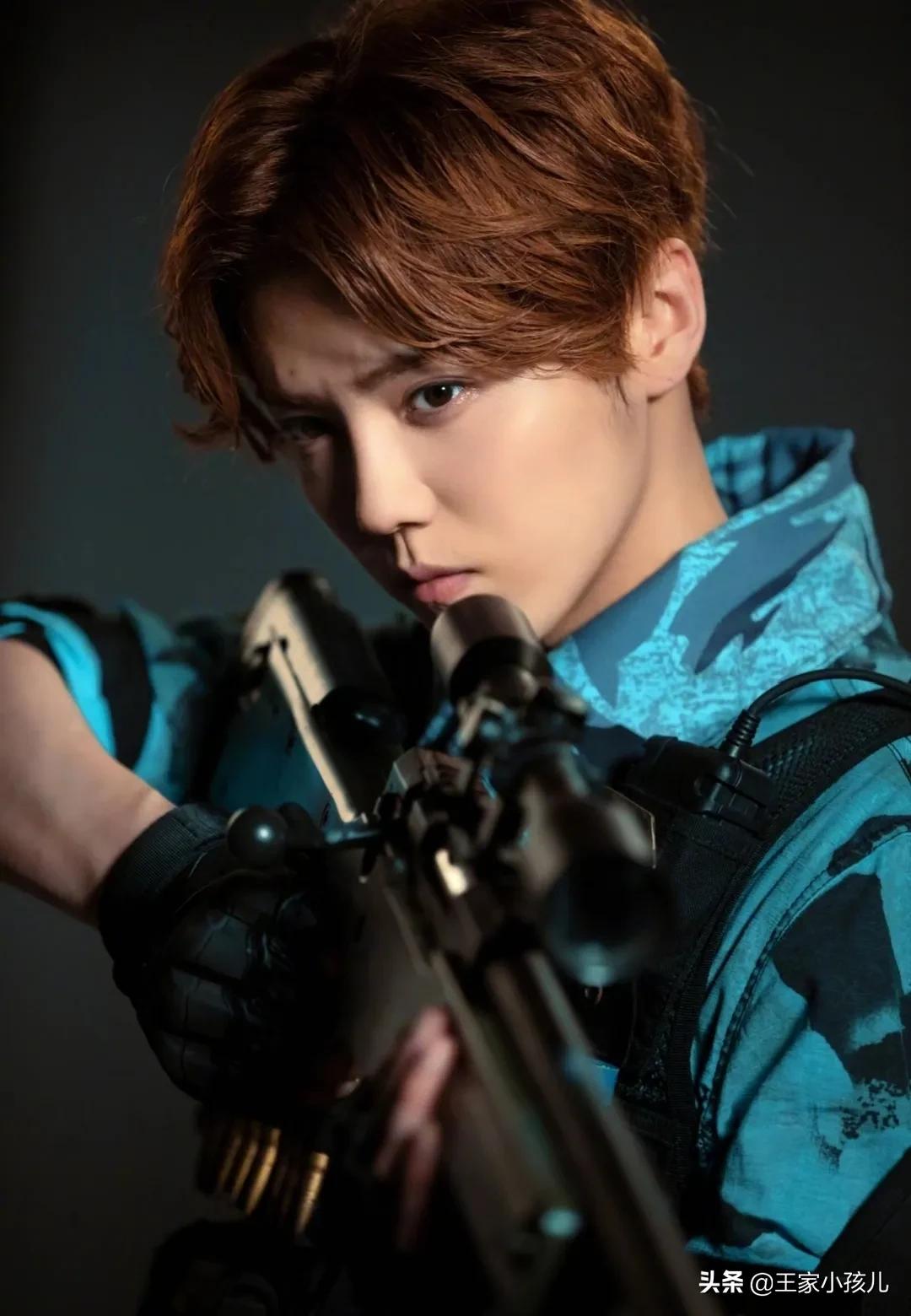 鹿晗勋章歌词壁纸图片,鹿晗照片锁屏壁纸卸妆