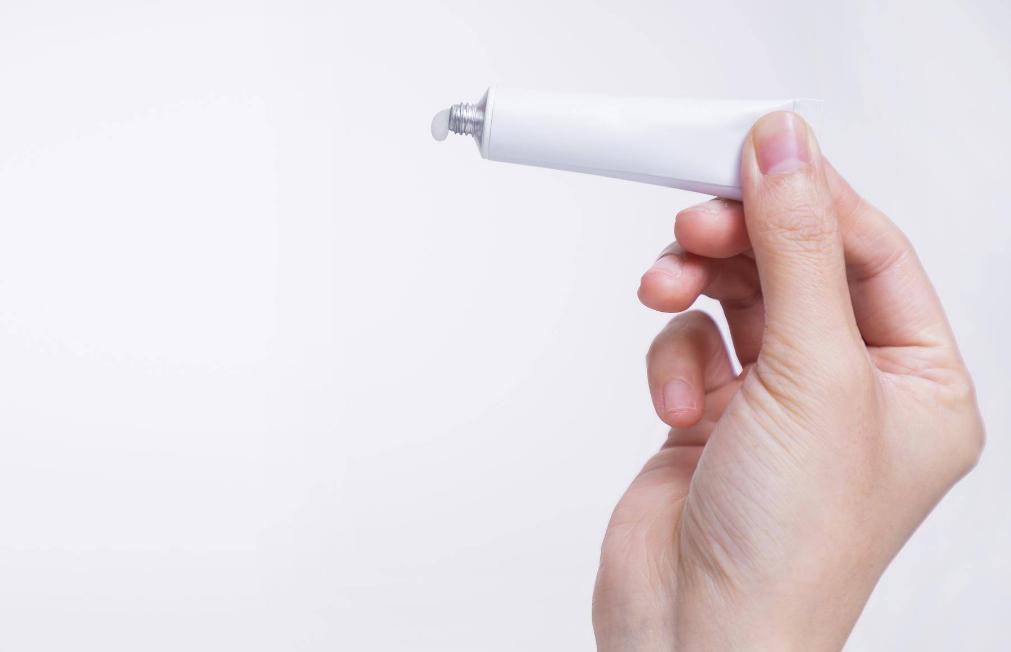 炉甘石洗剂，几块钱一瓶，却能治疗4种常见病，连世卫组织都推荐