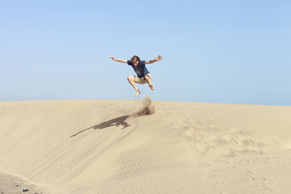 内心足够强大才不会被困难压垮,拥有强大的内心从不被命运击倒