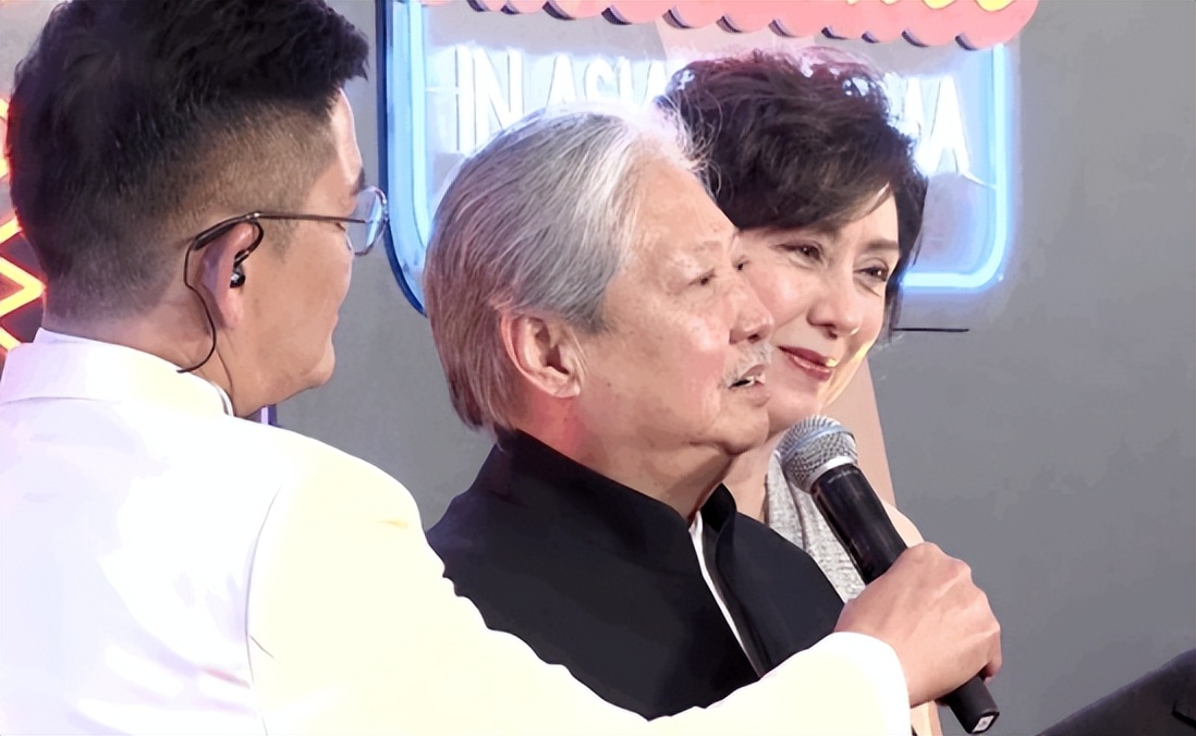 棣欐腐鍥涘ぇ褰卞笣缁忓吀鏃跺埢,棣欐腐涓ゅぇ褰卞笣宸呭嘲瀵瑰喅