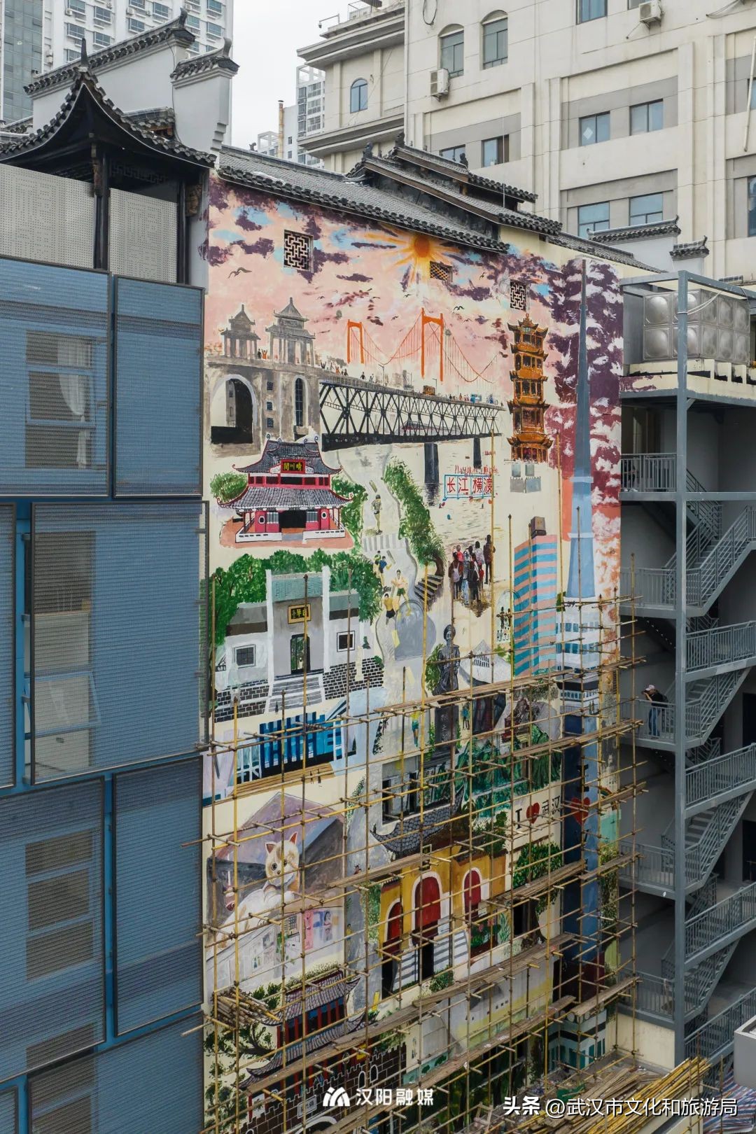 钟家村地铁站墙画,武汉钟家村墙画