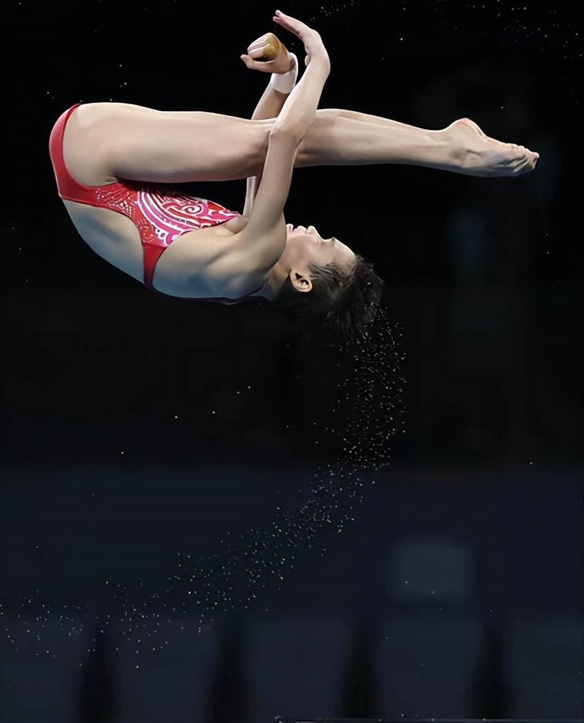 全红婵首秀直播回放,全红婵再次走上世界最高领奖台