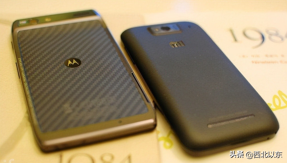 摩托罗拉hellomoto90年代广告,moto摩托罗拉2022