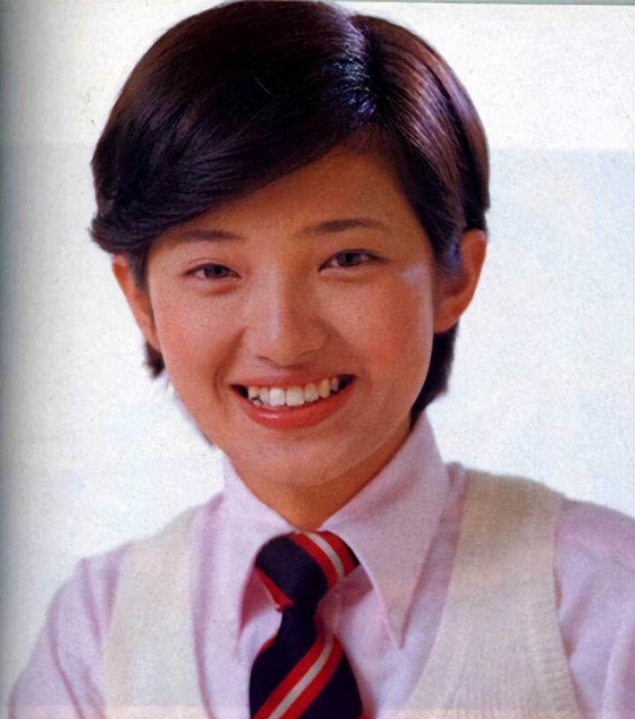 日本70年代女性山口百惠,山口百惠多少岁母亲去世的