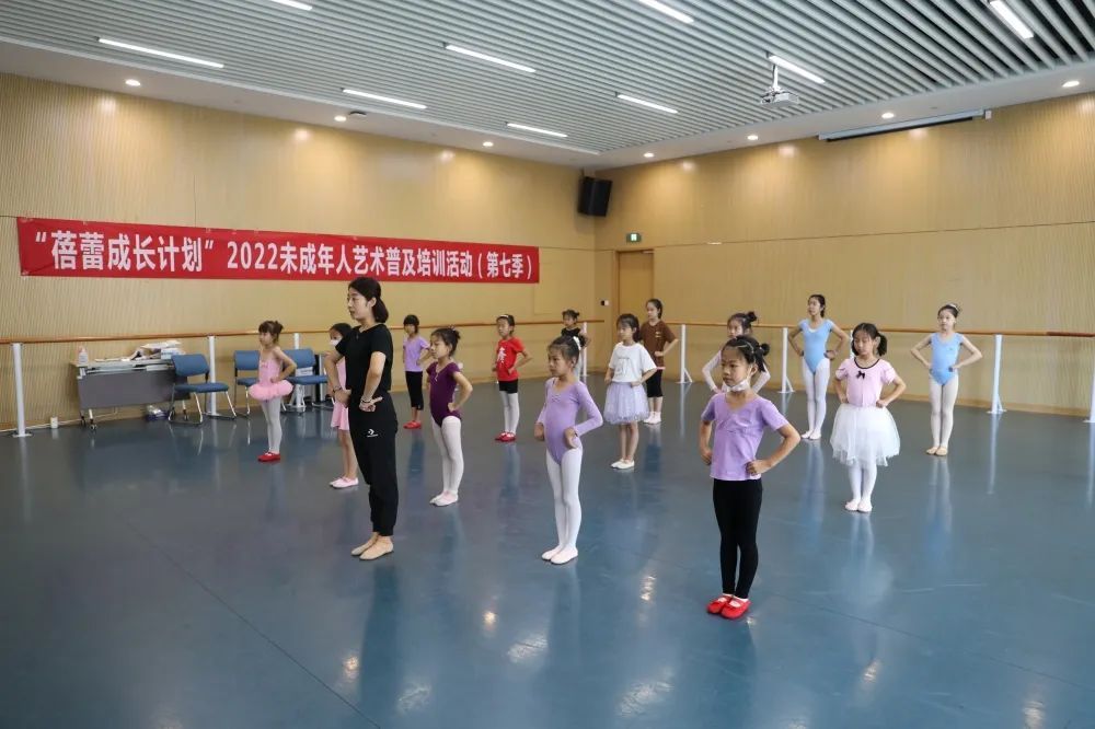 暑假的正确打开方式学习美术,威海暑假旅游培训