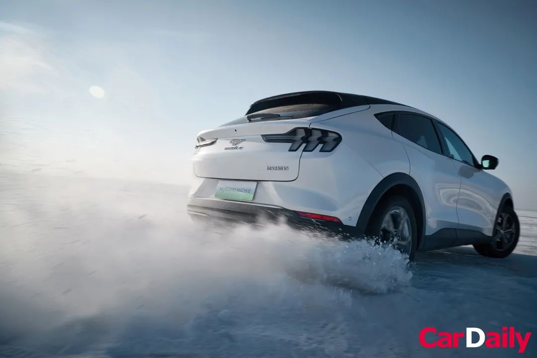 怎么在冰雪路面骑摩托,怎么在冰雪路面漂移