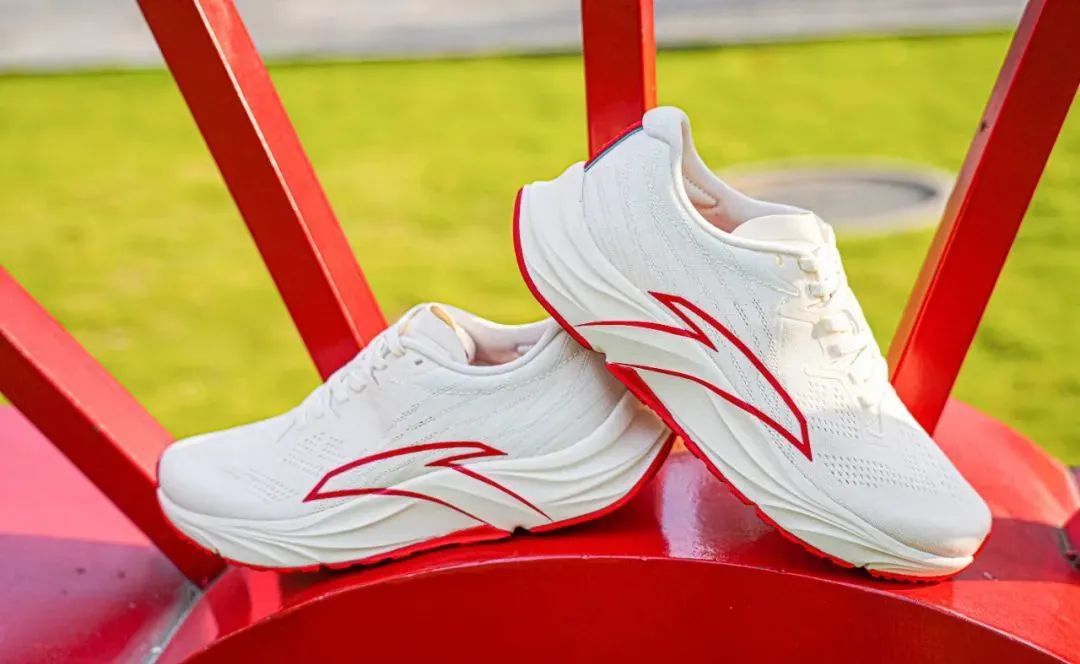 稳定跑鞋和入门级跑鞋哪个好一点,十大支撑稳定系跑鞋推荐