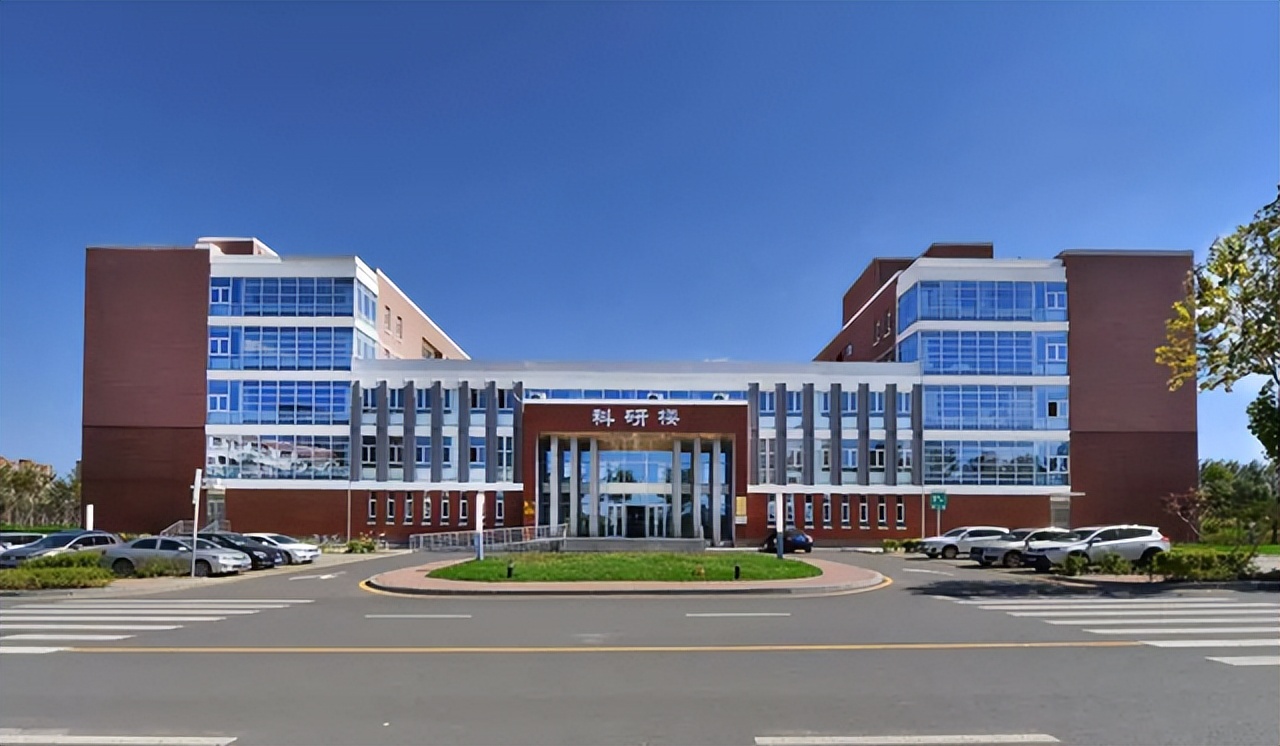 中国医科大学是重点大学吗？不是双一流，但医科实力居国内前15