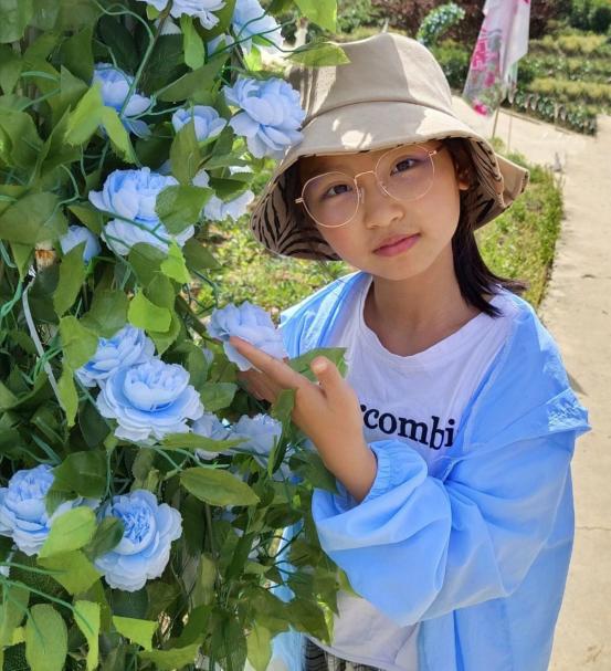 小学小升旗手自我介绍,我是光荣的升旗手视频