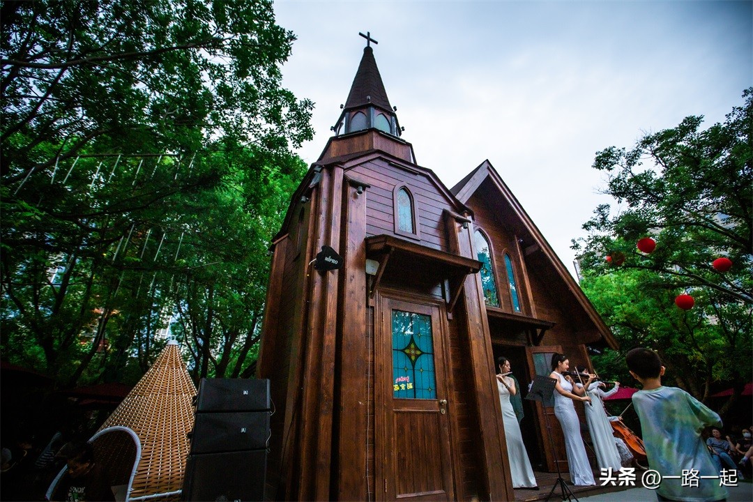 上海又刺激又好玩的网红打卡点,上海网红打卡地必去的五个地方