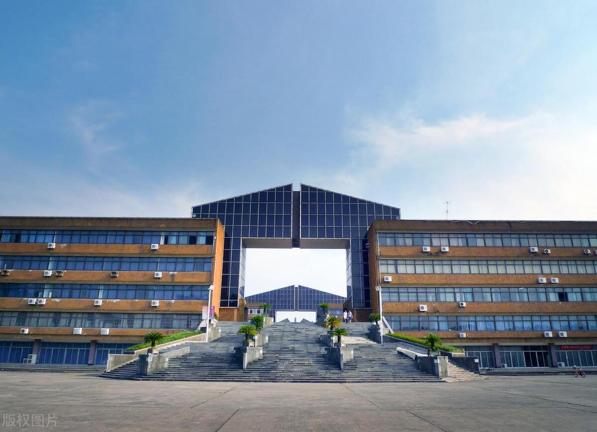 宁波大学排名前十名专业有哪些,宁波大学王牌专业全国排名多少