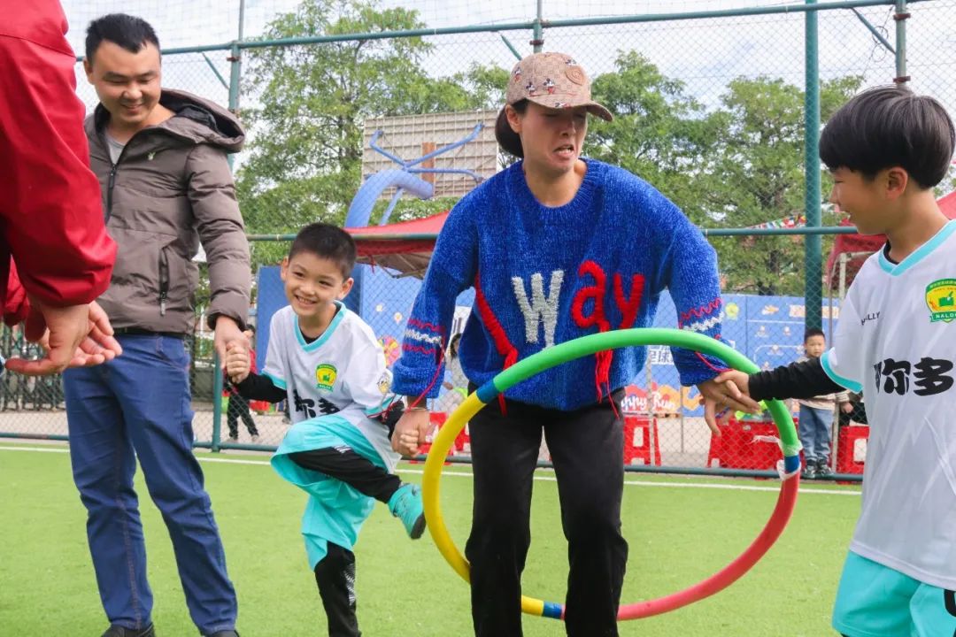 足球亲子嘉年华活动方案,足球嘉年华亲子作品