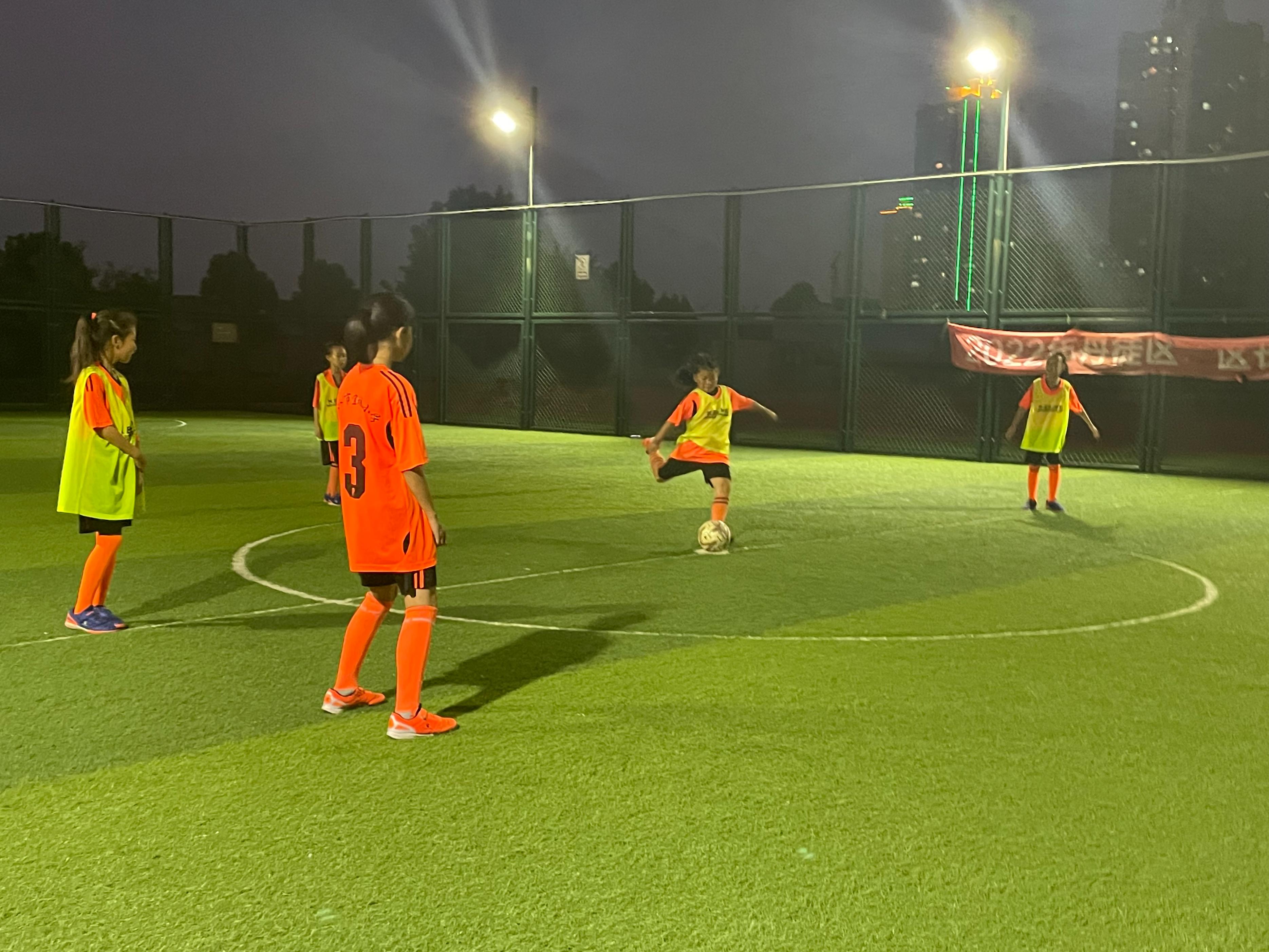 宜城足球联赛,镇江市宜城小学足球队个人介绍