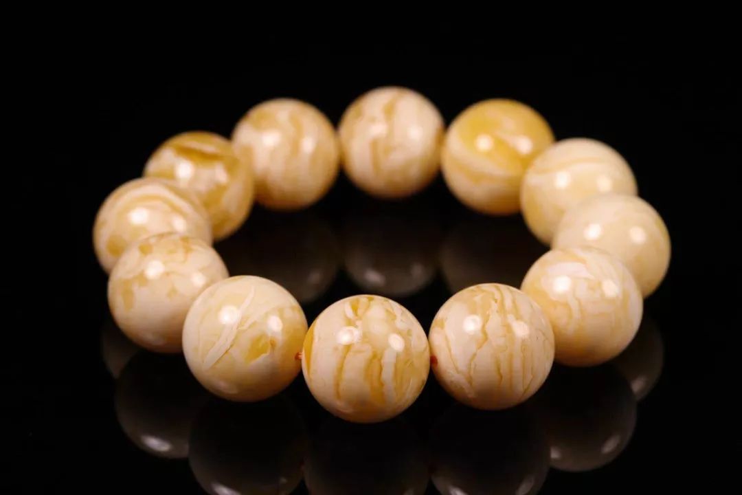 琥珀俄货和乌货区别,琥珀蜜蜡俄料跟乌料的区别