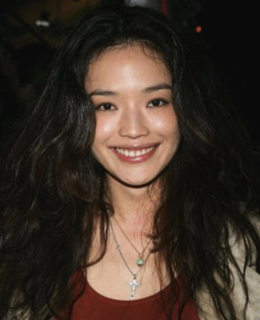 方脸大腮帮适合中分还是三七分,大饼脸中分超级简单又漂亮的发型