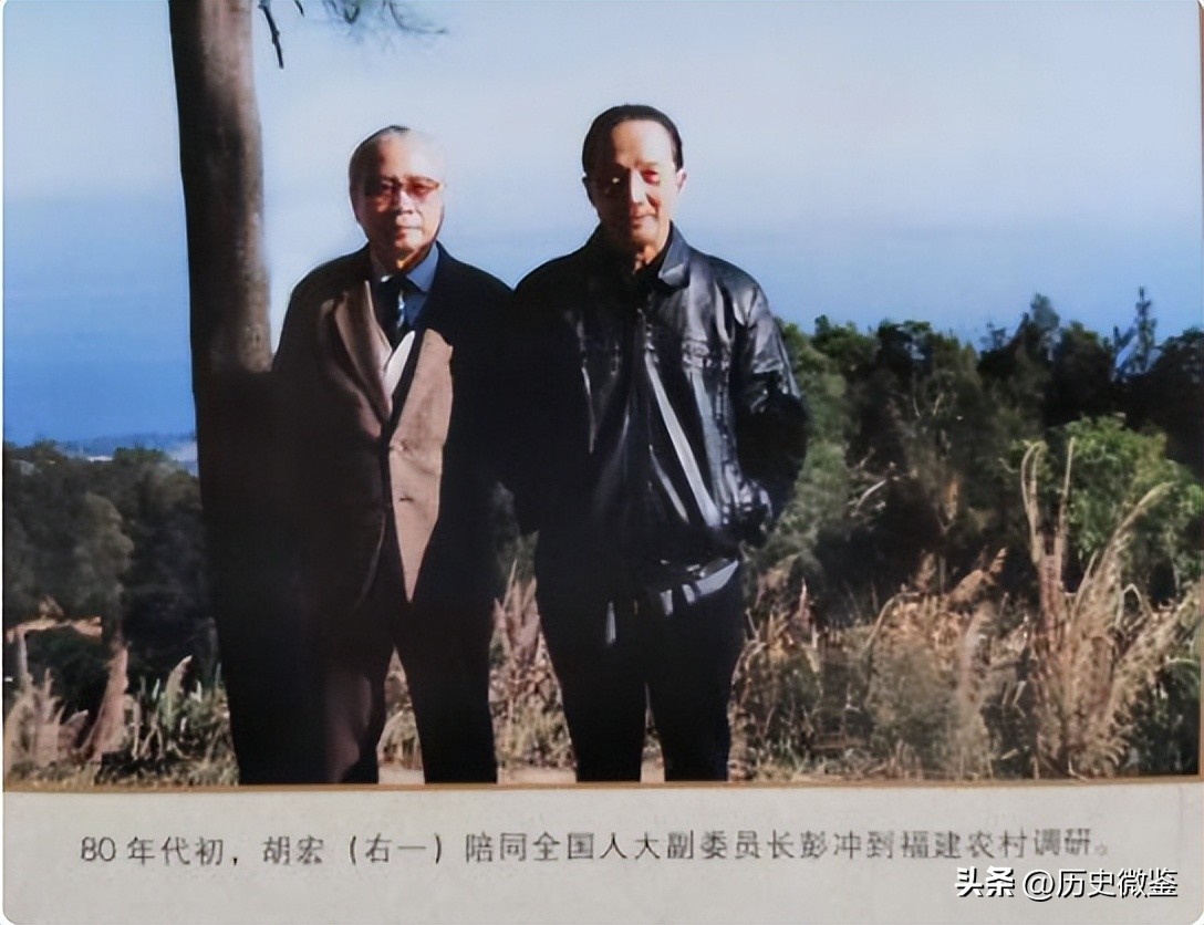 1956年毛主席视察徐州，见地委书记胡宏时突然问：四加南读什么？