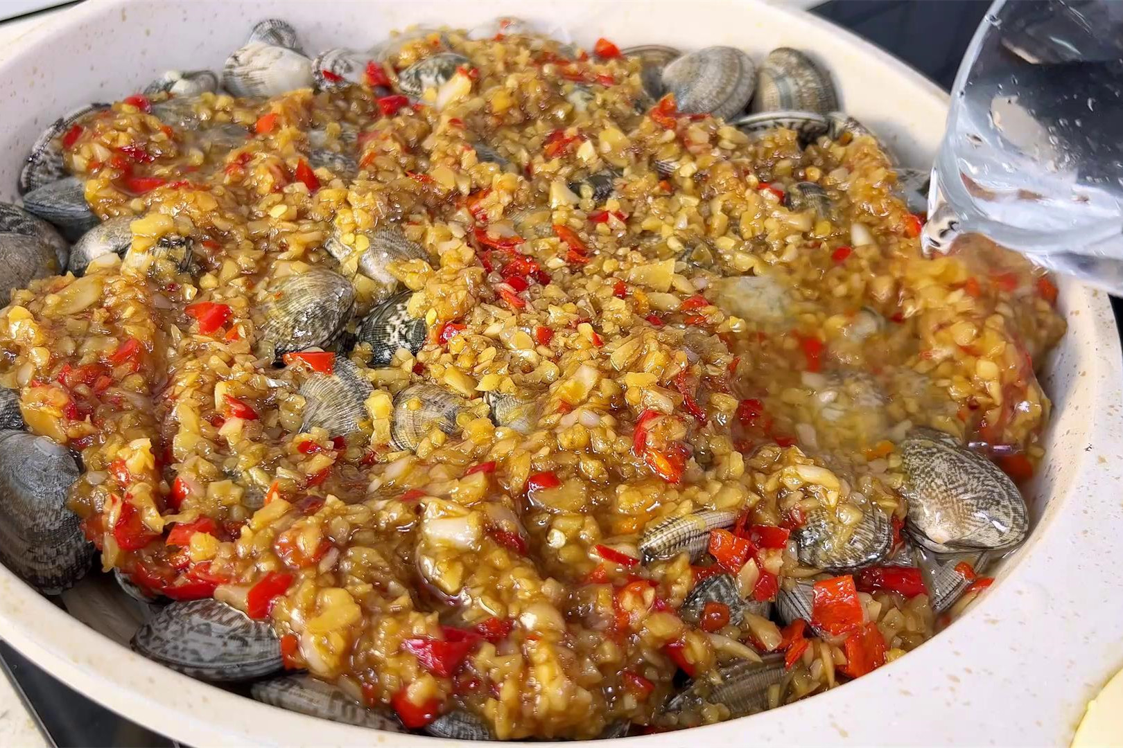 夜市里的花甲粉丝自己在家也能做,摆摊做花甲粉一份多少粉