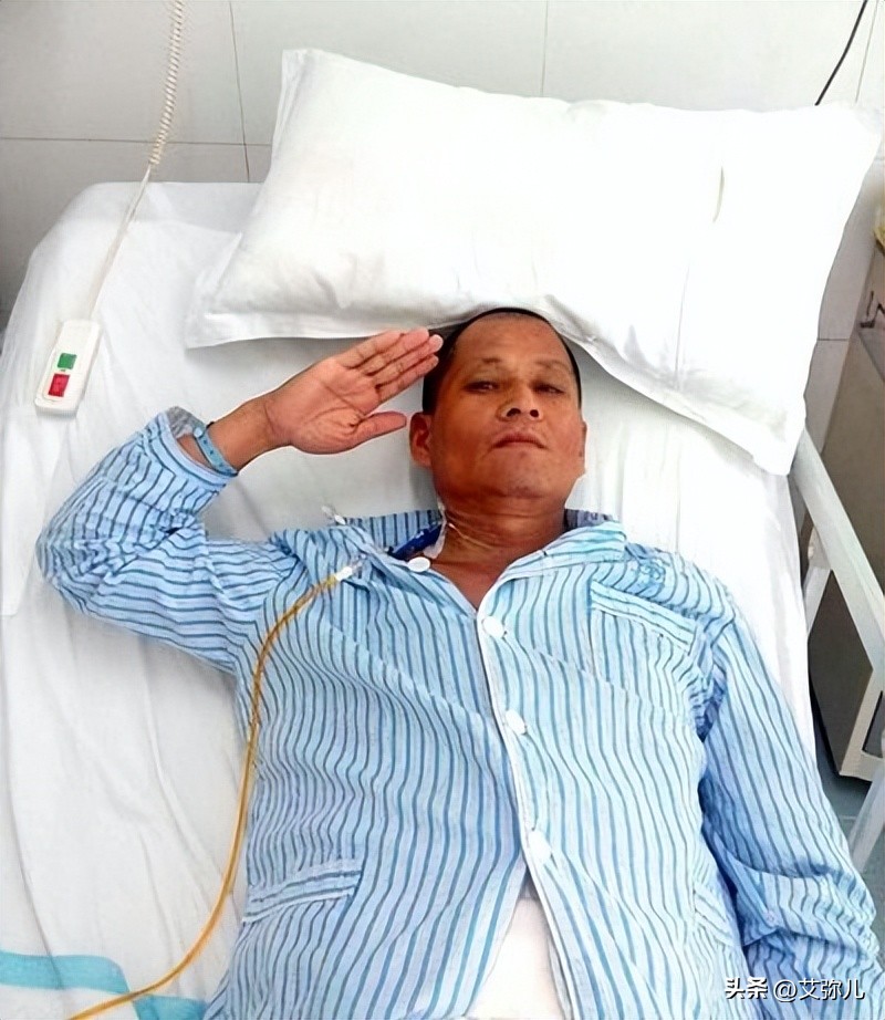 17岁篮球男孩下水救人,篮球少年救人