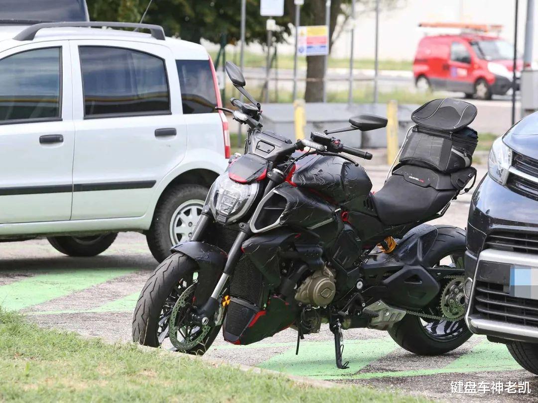 杜卡迪diavelv4大魔鬼极速,2023杜卡迪diavelv4官方宣传片