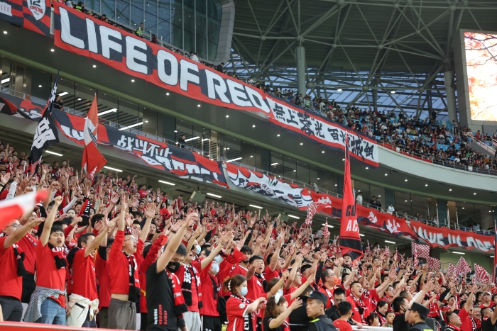 成都凤凰山看球的气氛,外地人来凤凰山看球