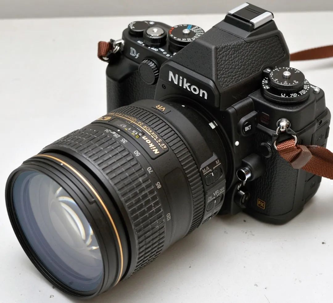 尼康z系列挂机镜头,尼康z24-200和24-120哪个好