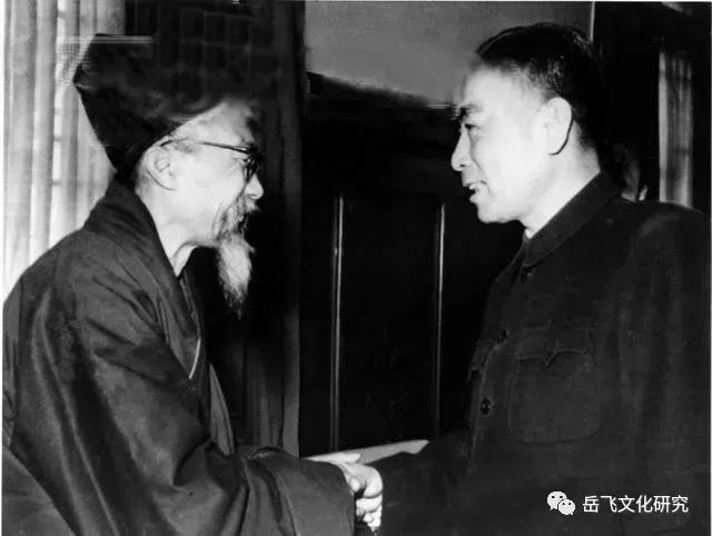 医巫闾山游览攻略,医巫闾山和凤凰山对比