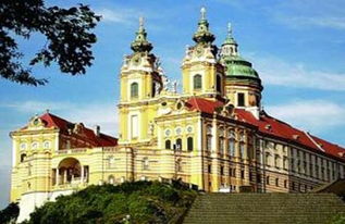 罗马建筑的风格和特色是什么,罗马式建筑的主要特征是雕饰